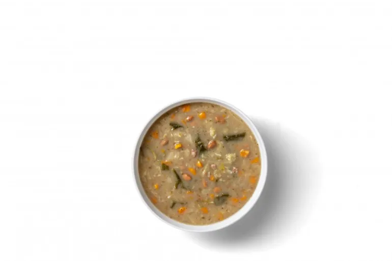Sopa de Feijão com Couve Lombarda e Bacon